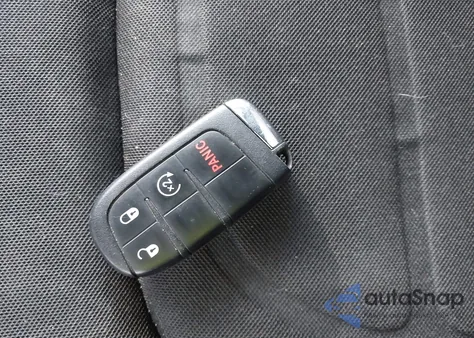 2018 Jeep Renegade Latitude 4X4 z USA, uszkodzony, nr VIN ZACCJBBB5JPJ05601